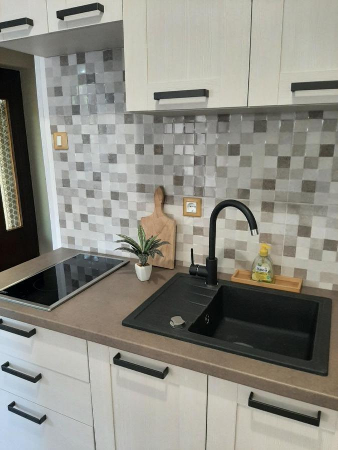 Apartment Sandra Rabac Bagian luar foto