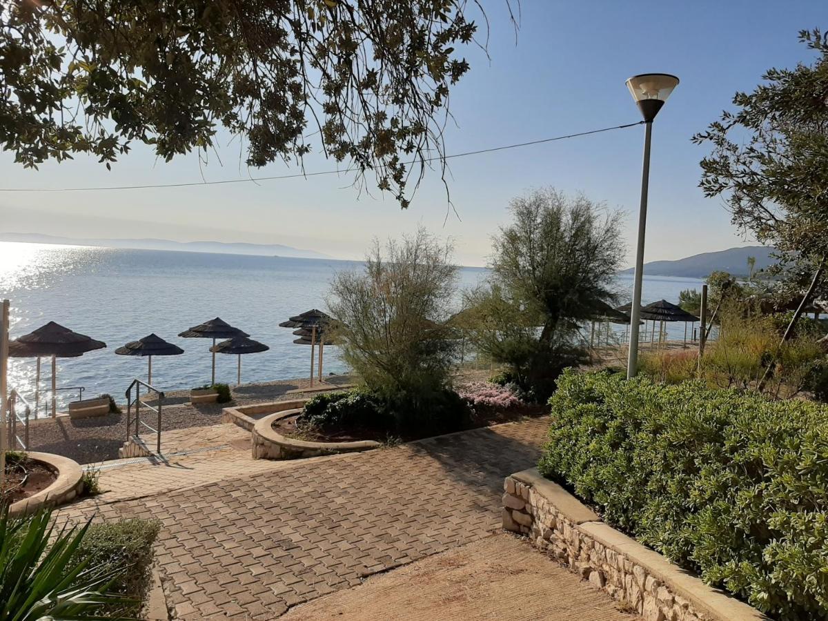 Apartment Sandra Rabac Bagian luar foto