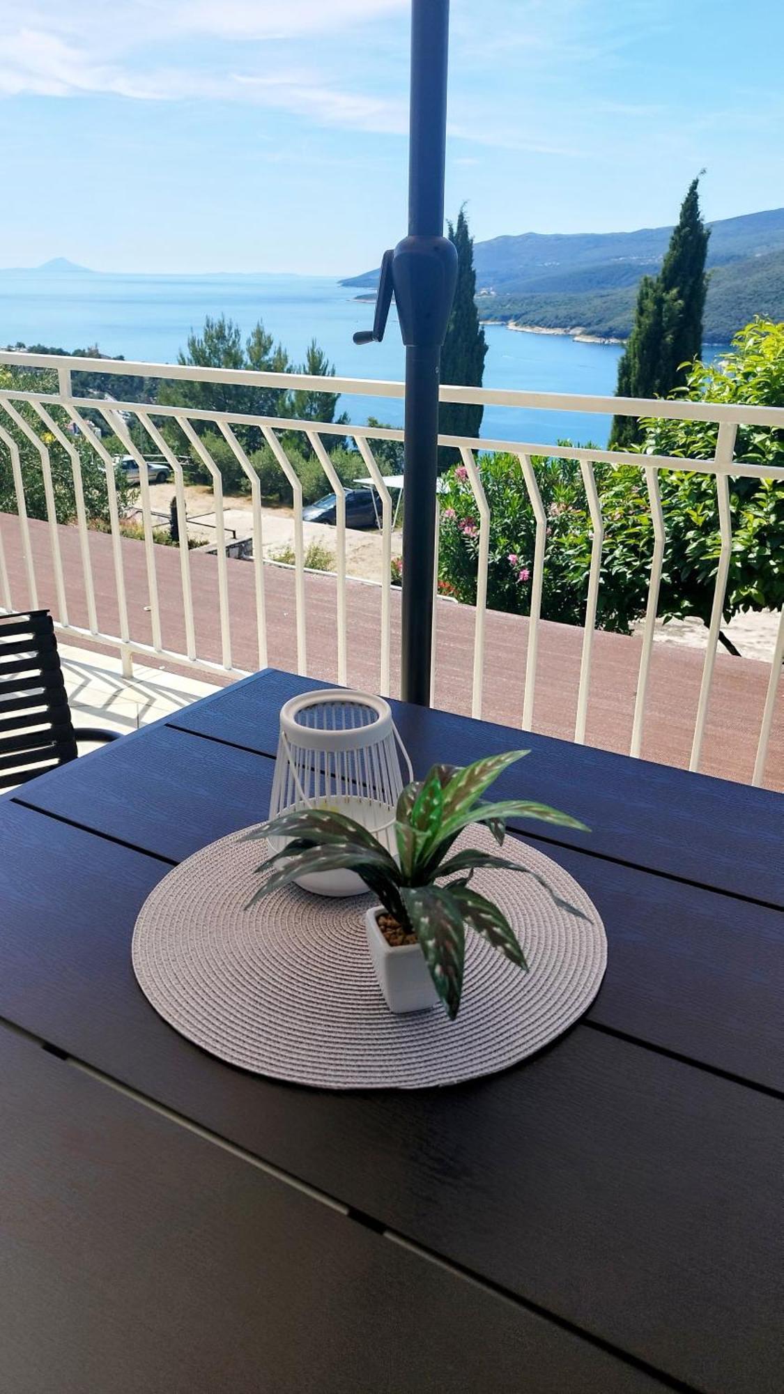 Apartment Sandra Rabac Bagian luar foto