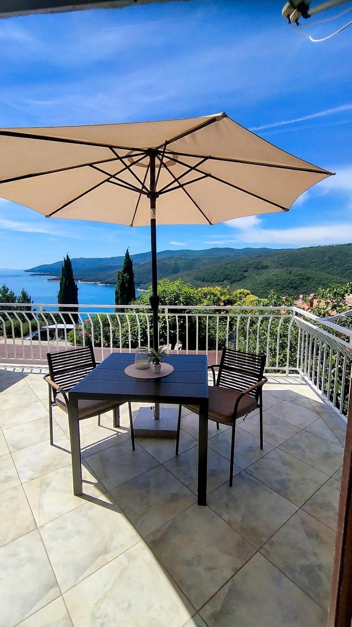 Apartment Sandra Rabac Bagian luar foto