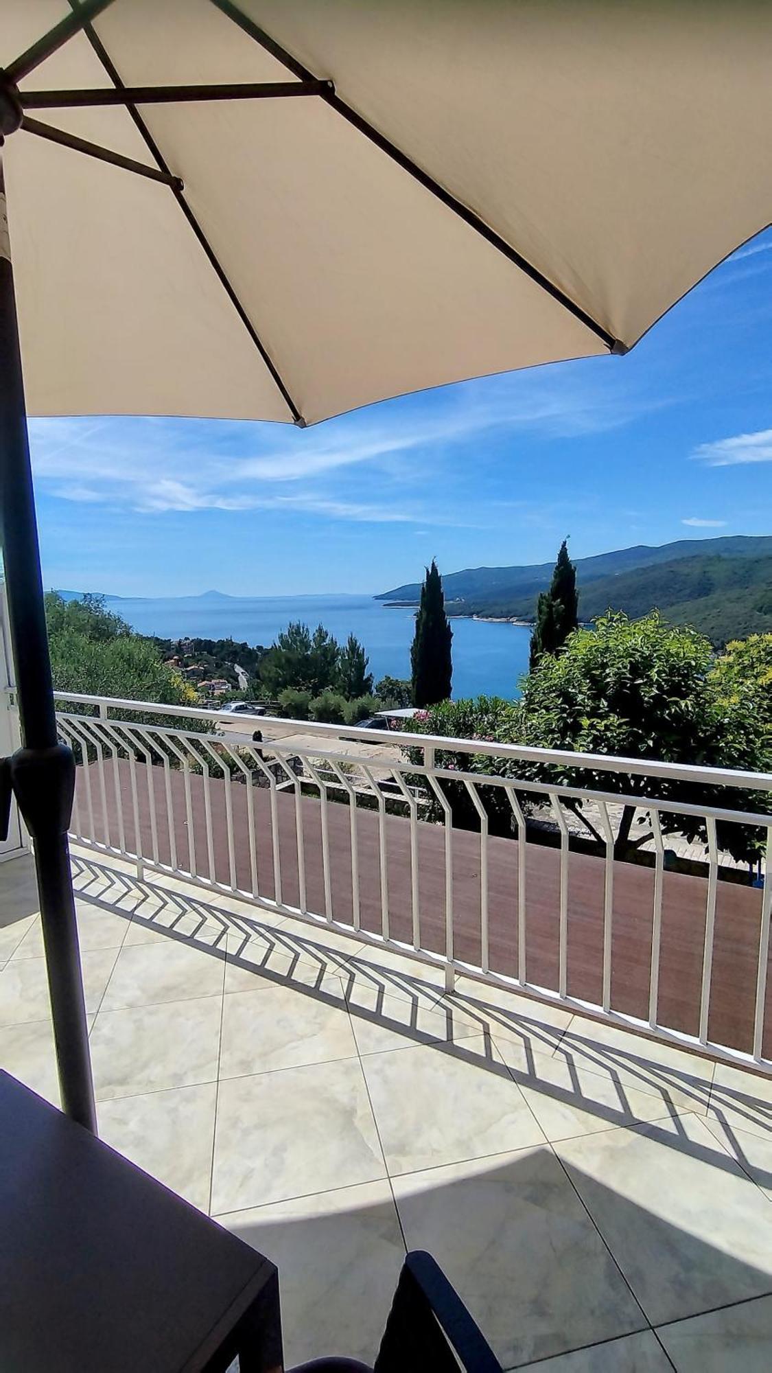 Apartment Sandra Rabac Bagian luar foto